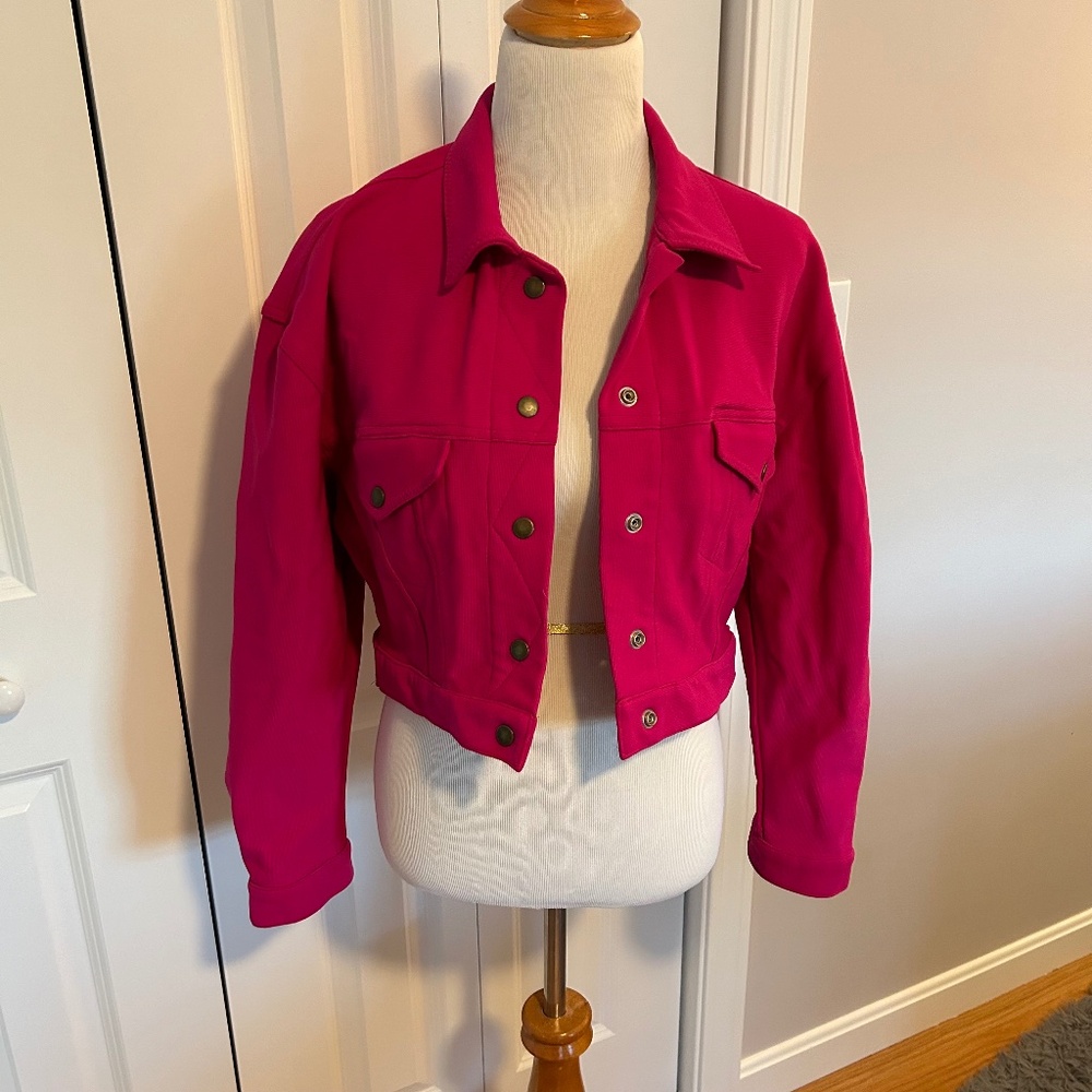 Daslu beautiful hot pink cropped jacket made in Brazil 💗